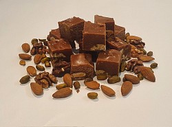 Chocolat pistache, amande et cerneaux de noix